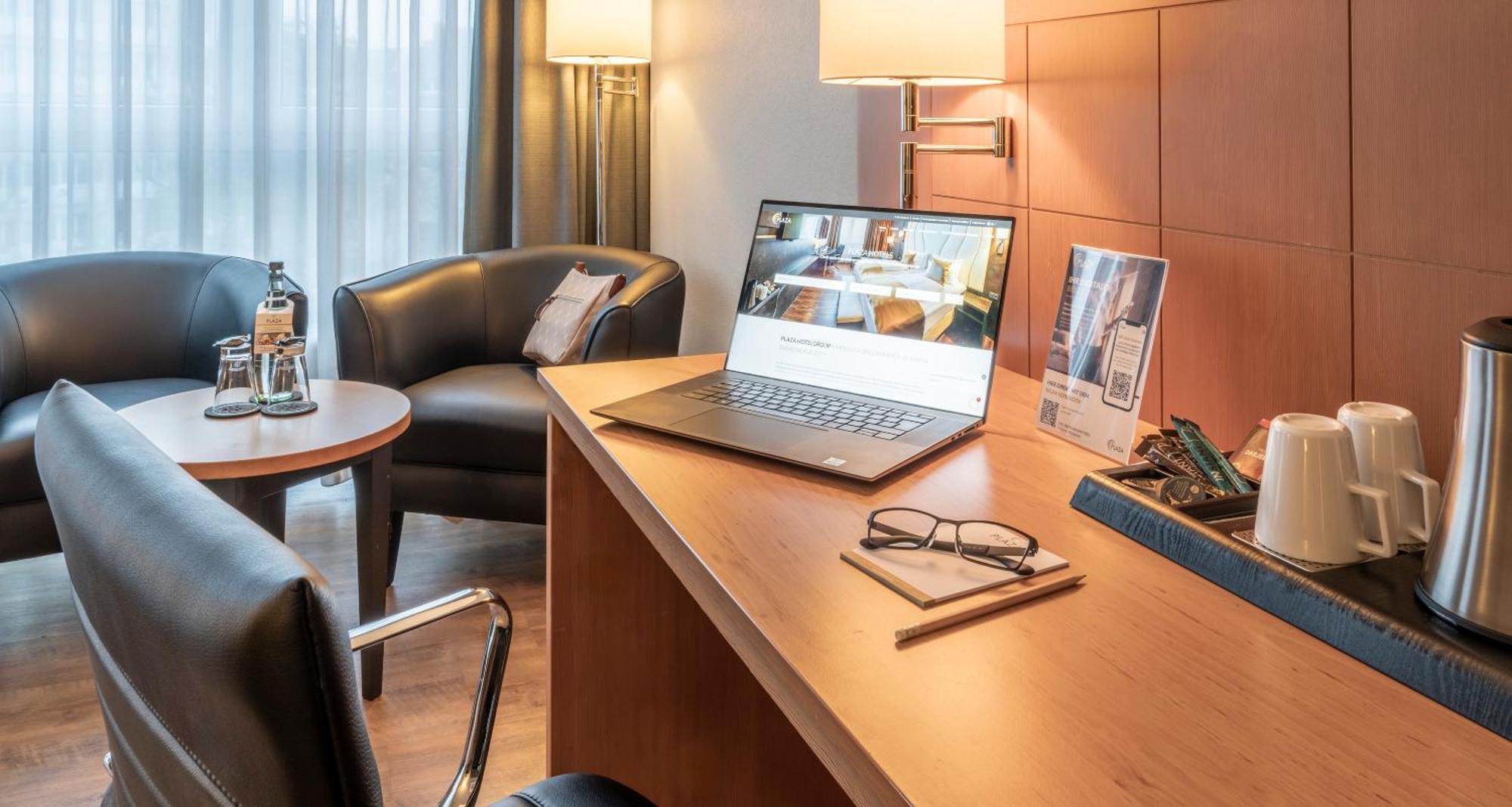 Plaza Premium Koeln Hotel Eksteriør billede