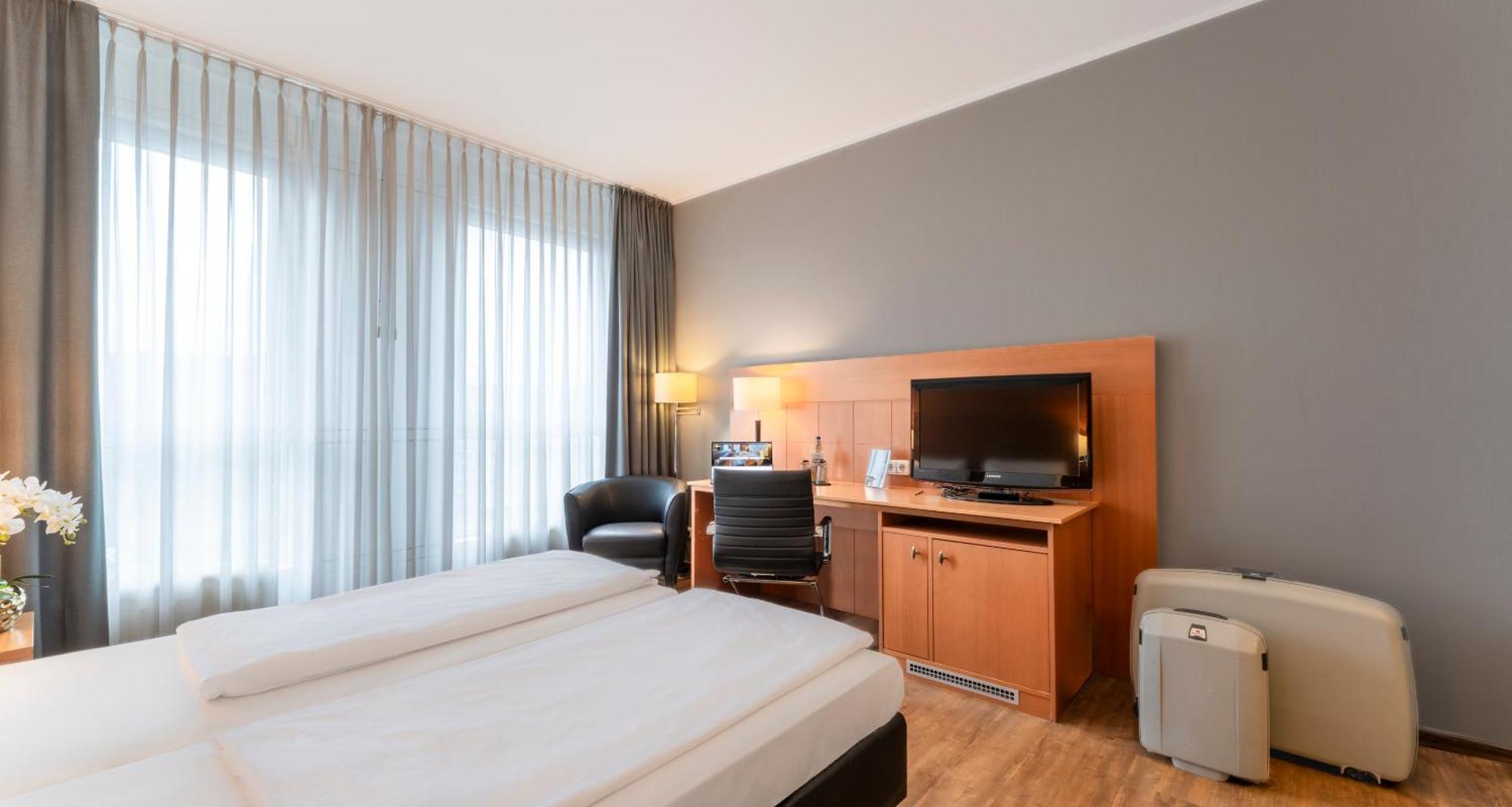Plaza Premium Koeln Hotel Eksteriør billede
