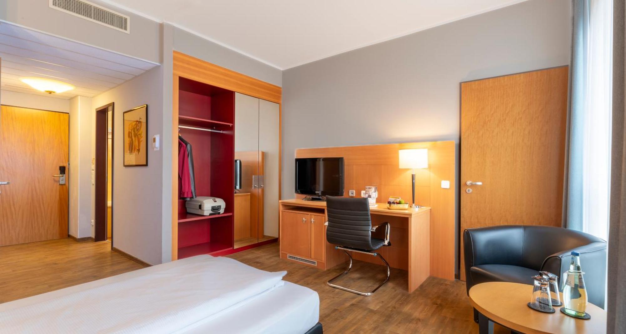Plaza Premium Koeln Hotel Eksteriør billede