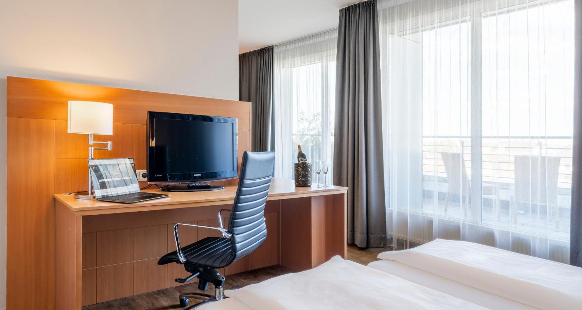 Plaza Premium Koeln Hotel Eksteriør billede