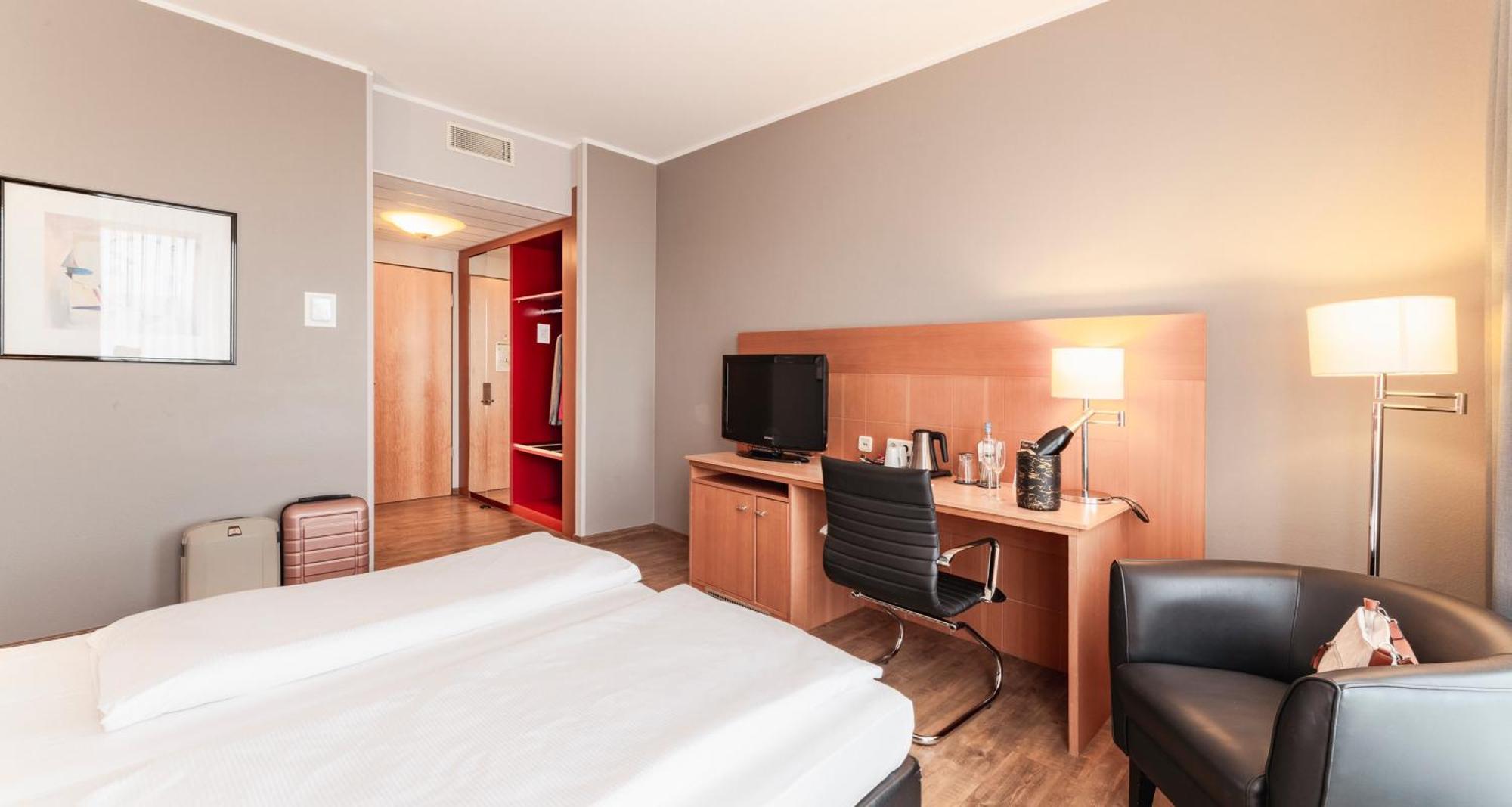 Plaza Premium Koeln Hotel Eksteriør billede