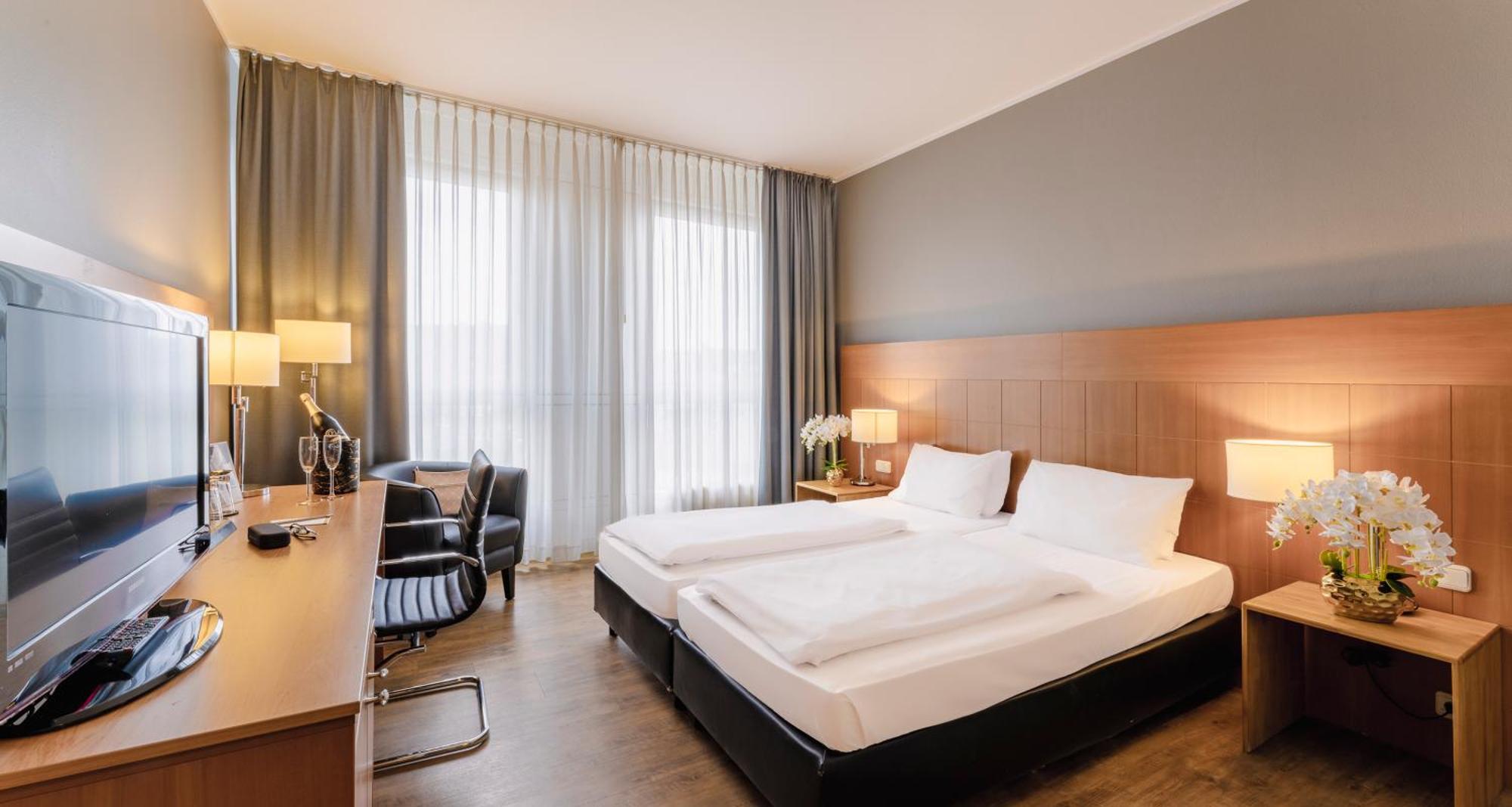 Plaza Premium Koeln Hotel Eksteriør billede