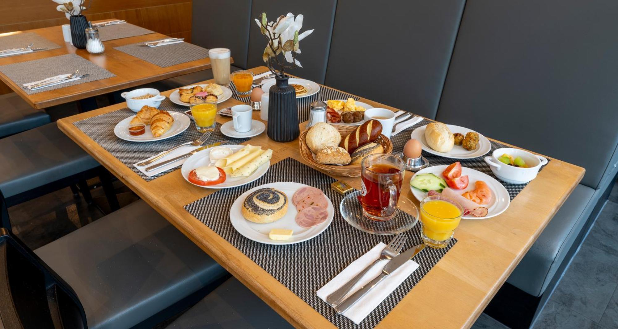 Plaza Premium Koeln Hotel Eksteriør billede