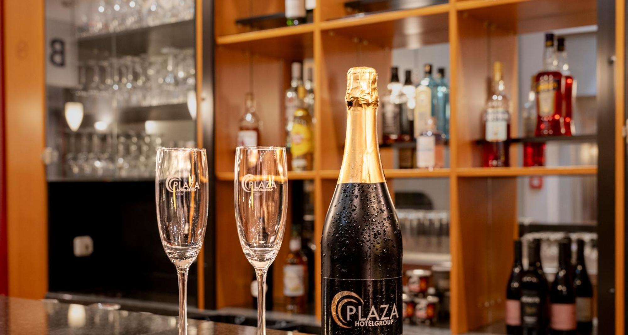 Plaza Premium Koeln Hotel Eksteriør billede
